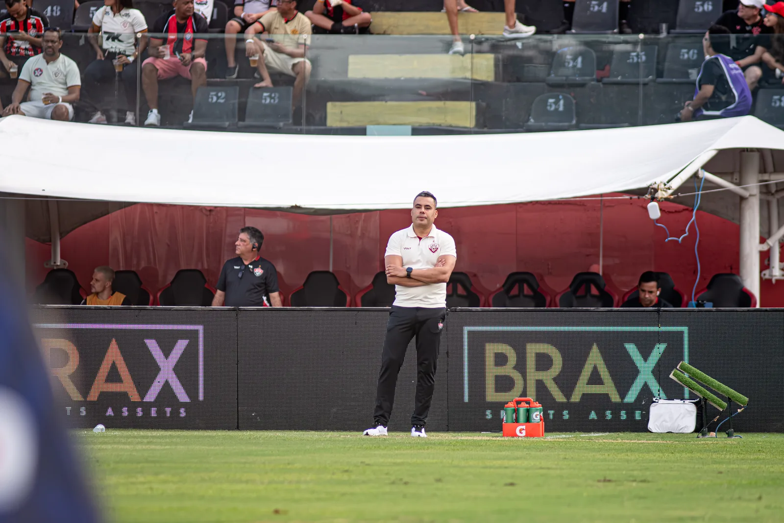 Jair Ventura admite queda do Vitória após intervalo e aceita vaias da torcida