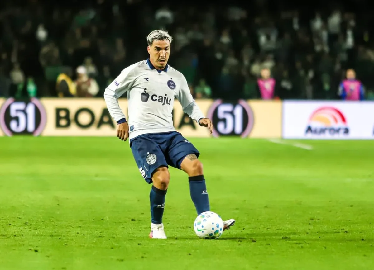 Josué chega a 11 assistências e lidera ranking do Brasileirão 2026
