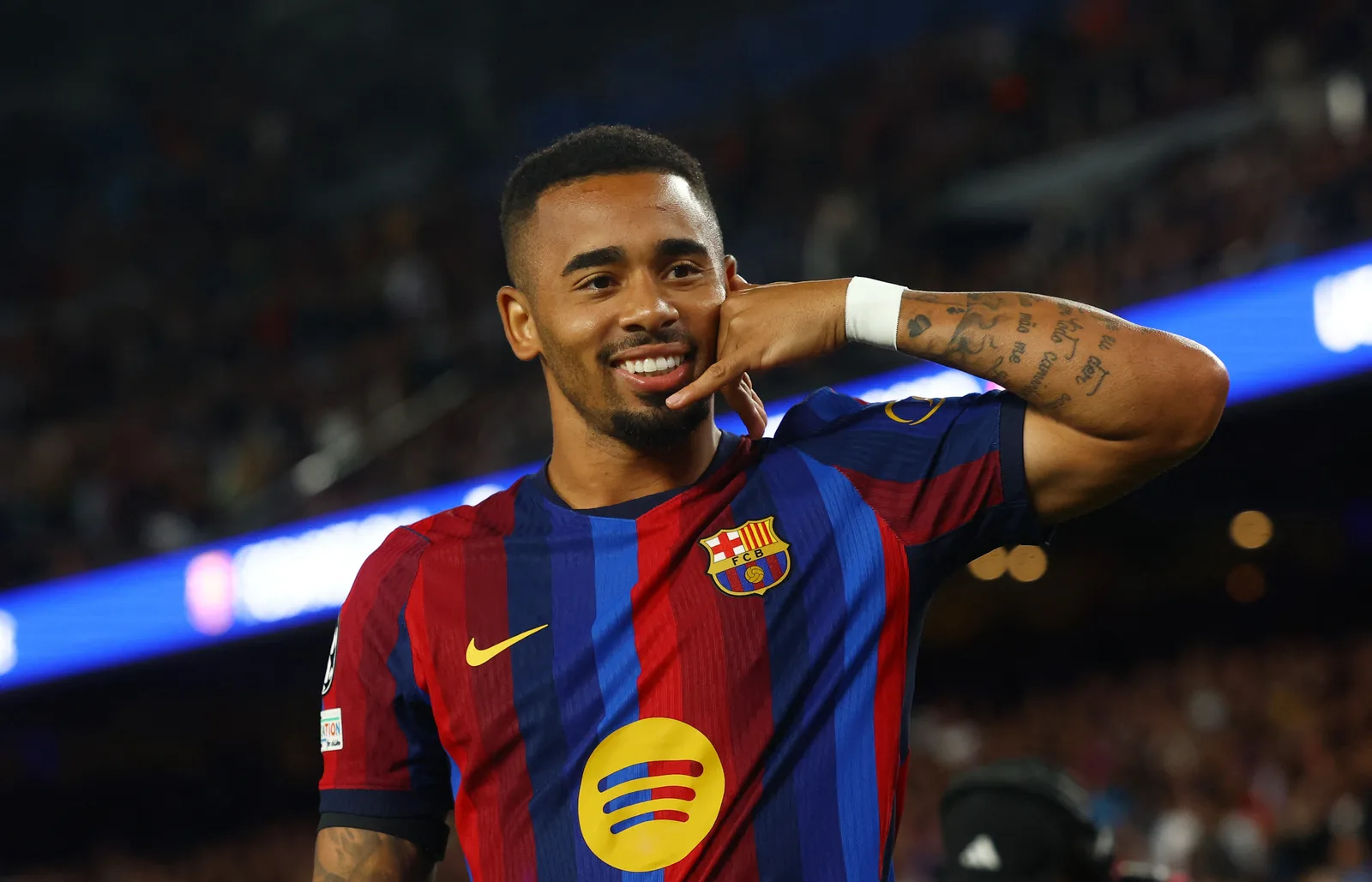 Gabriel Jesus chega a 27 gols e iguala Rivaldo na Champions