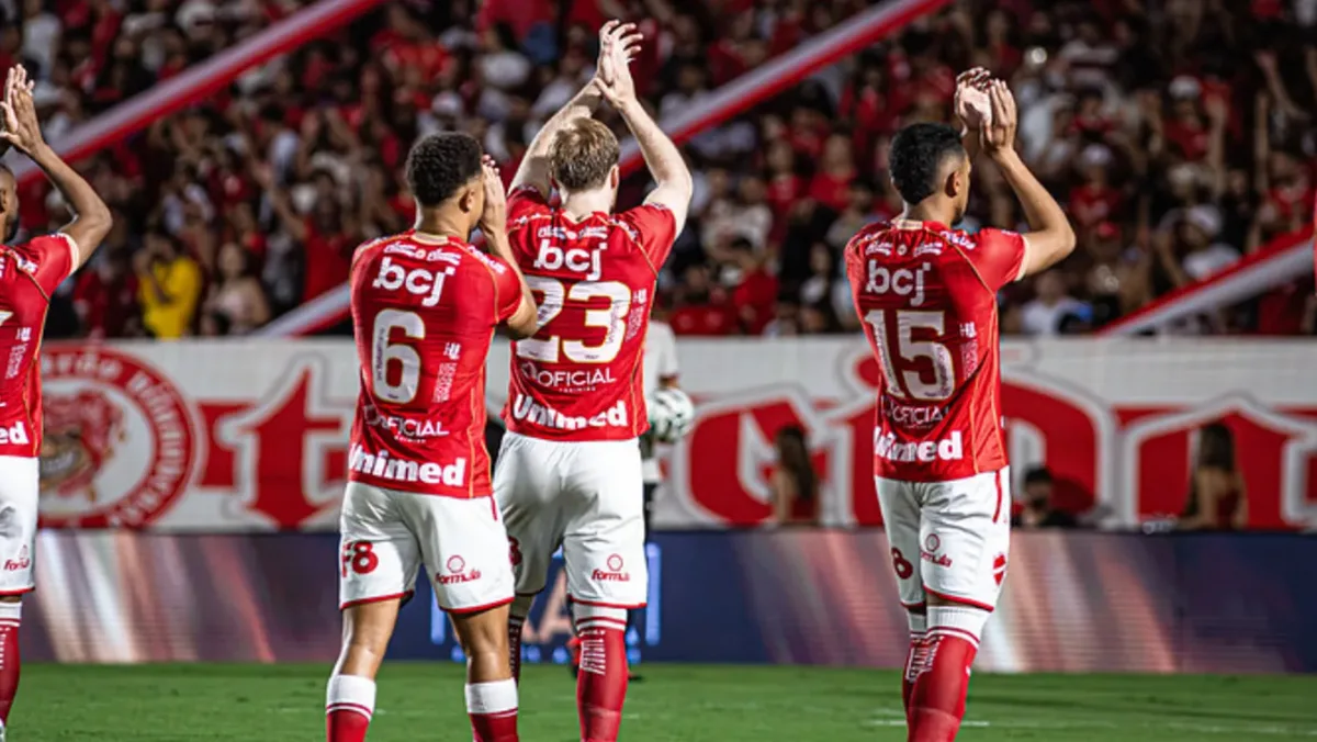 Vila Nova vence o América-MG e assume a liderança da Série B