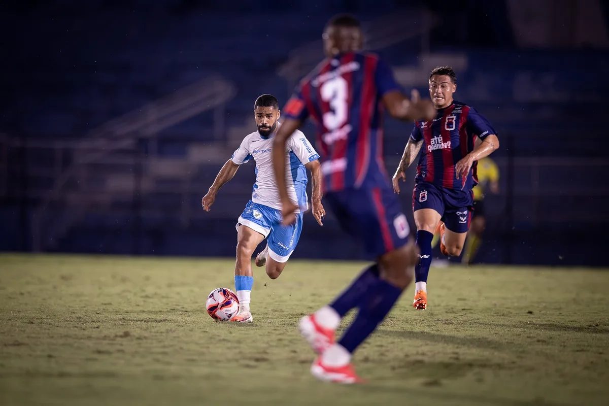 Paraná busca reação no segundo tempo e empata com o Londrina por 2 a 2