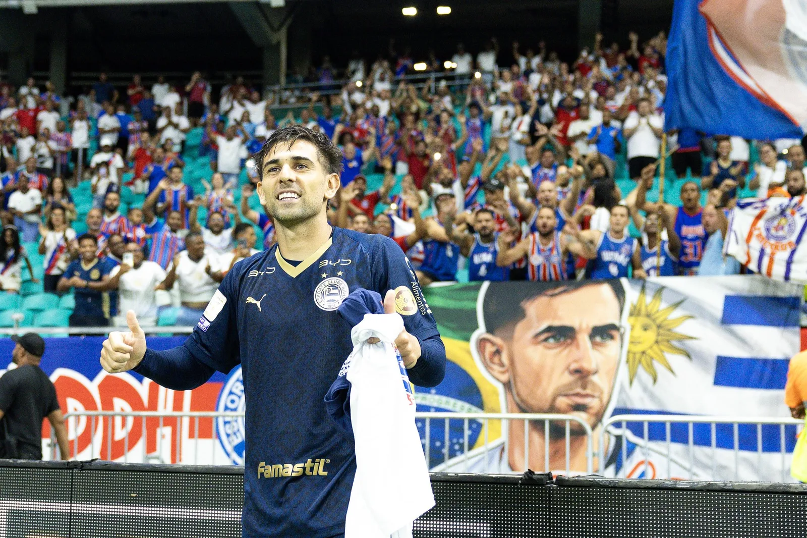 Nico Acevedo recebe homenagem e amplia trajetória histórica no Bahia