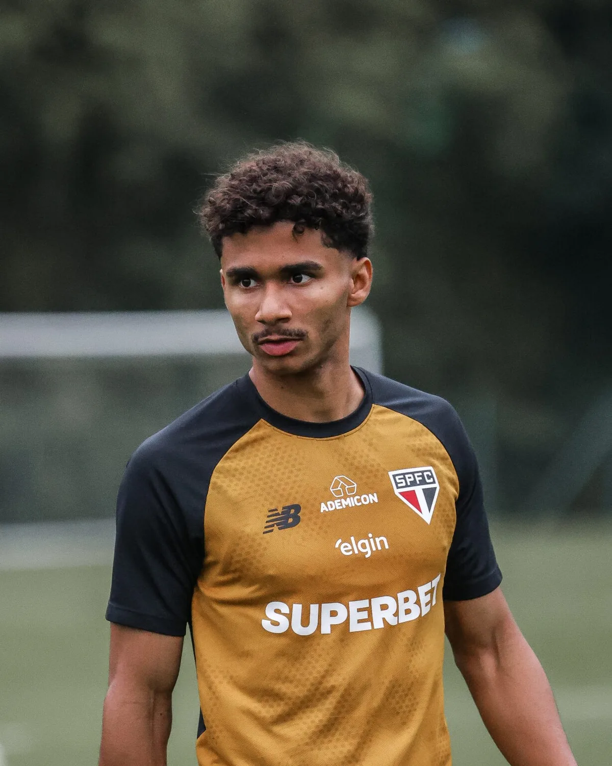 Pedro Lima chega ao São Paulo e disputa espaço com Lucas Ramon
