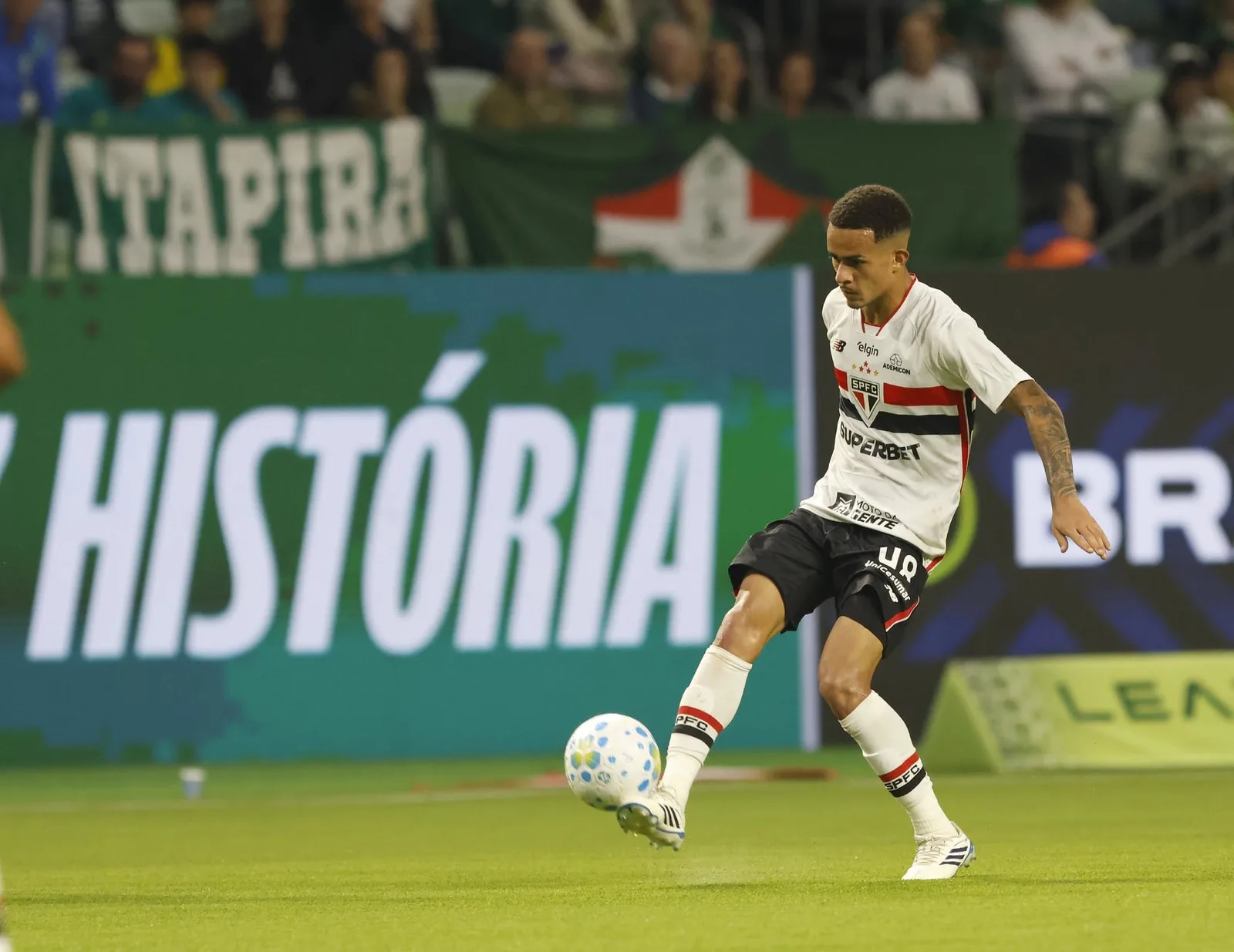 Djhordney se destaca em derrota do São Paulo e ganha espaço no elenco