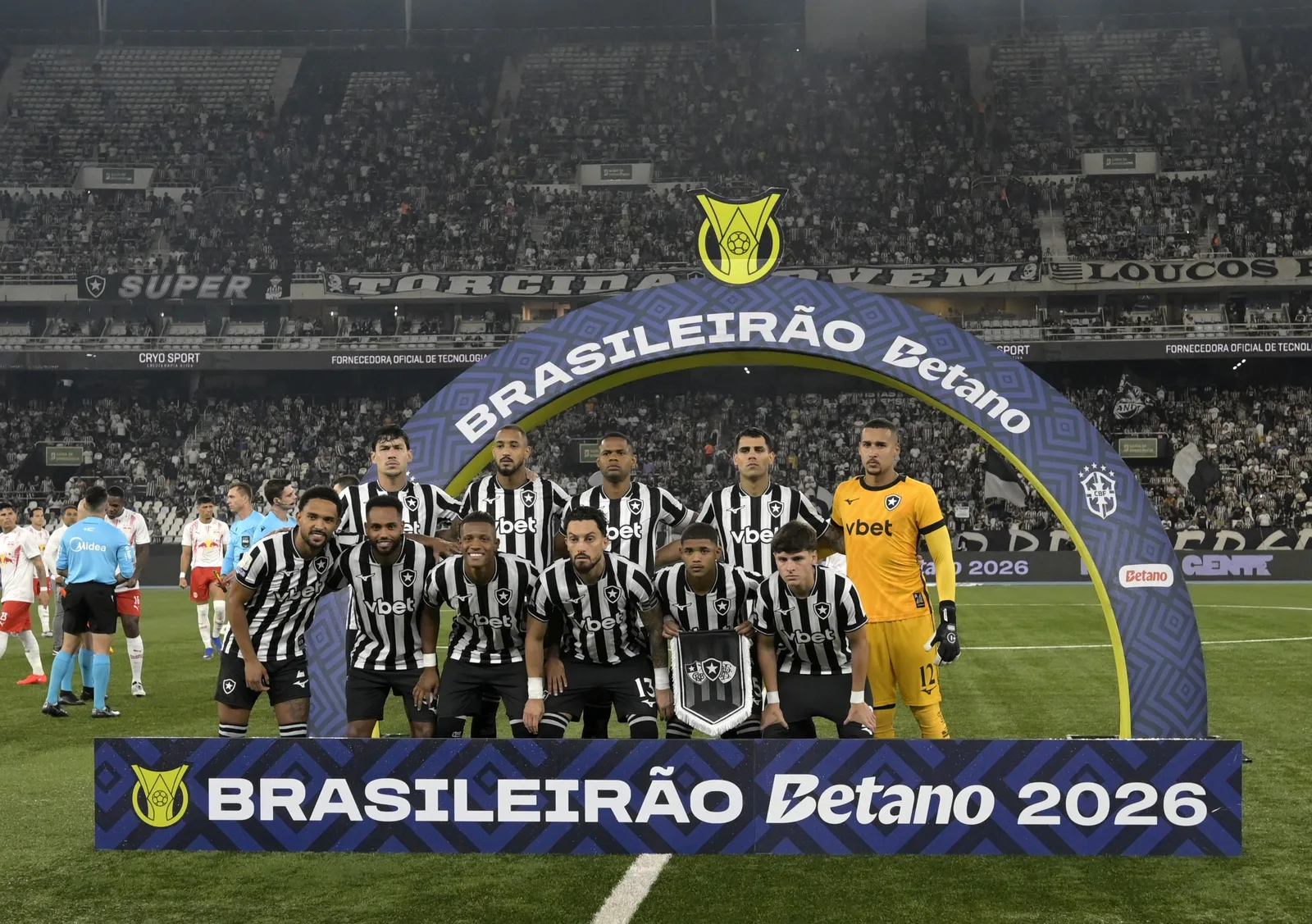 Vitinho marca, mas Gabriel Batista lidera avaliações do Botafogo no empate