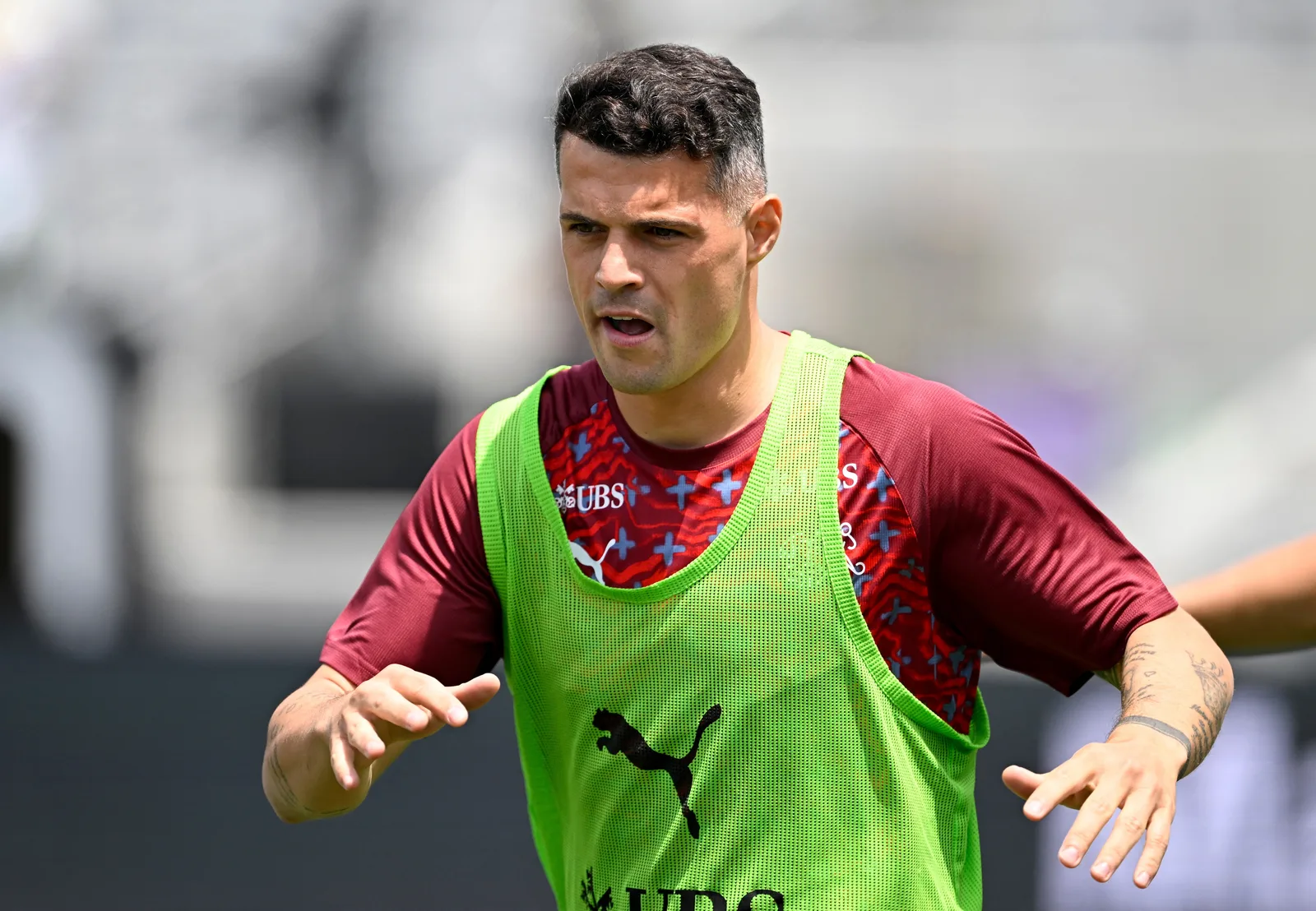 Granit Xhaka é investigado na Suíça por possível certificado falso de vacina