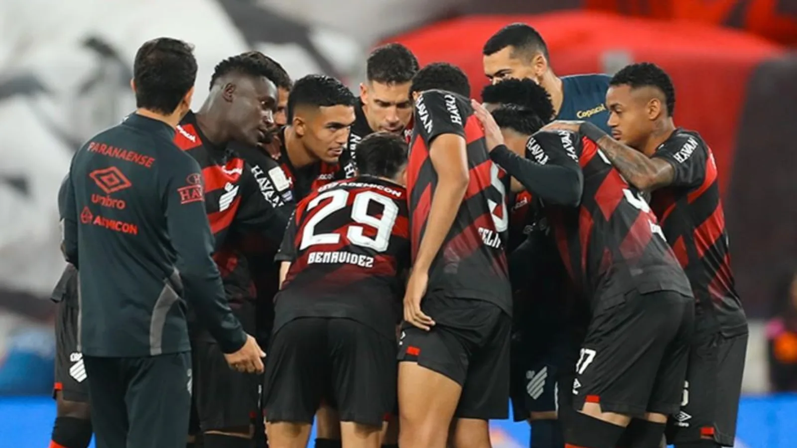 Athletico confirma lesão de Benavídez antes de duelo com o Bahia