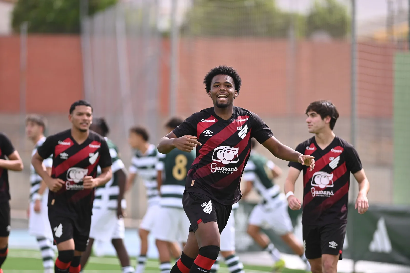 São Paulo e Athletico disputam vaga na final do Mundial Juvenil