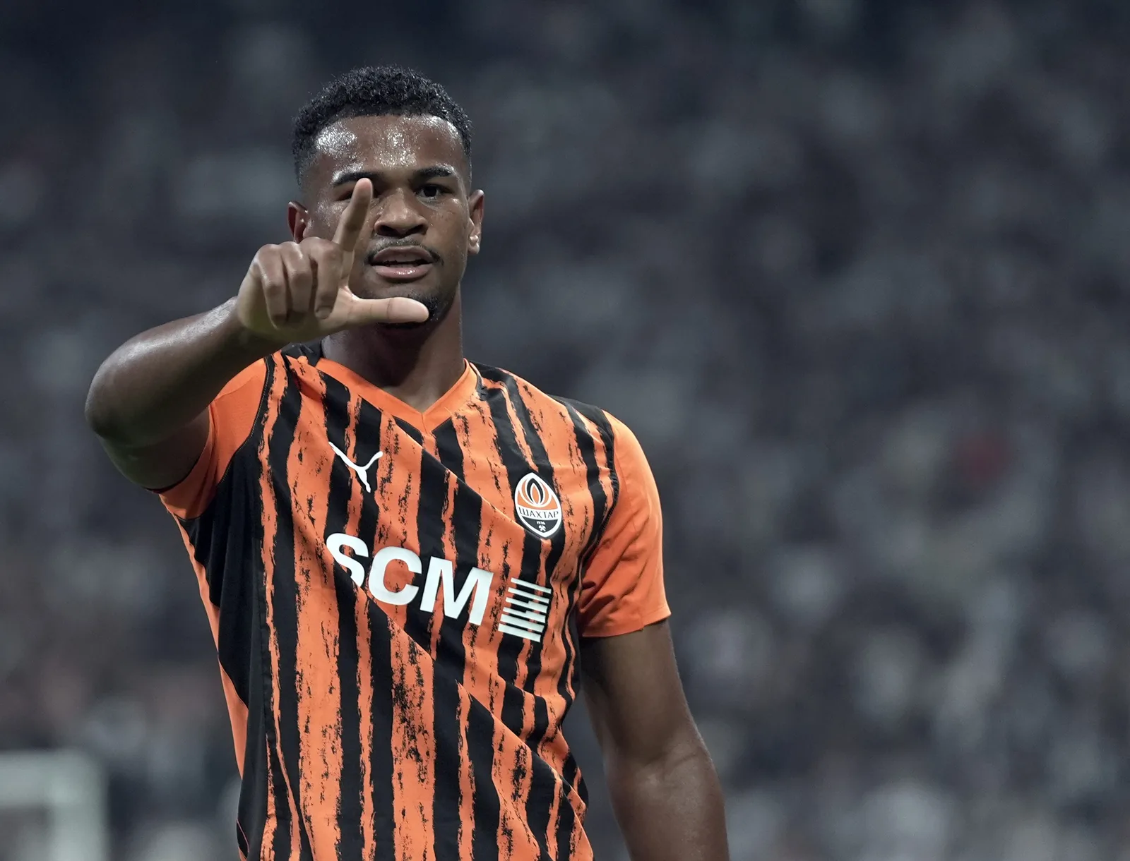 Alisson vive expectativa por primeiro jogo do Shakhtar na Champions