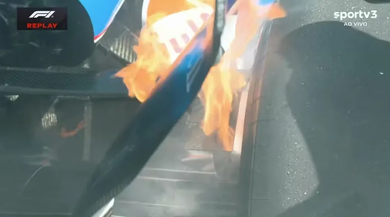 Freios traseiros da Williams pegam fogo durante treino em Baku