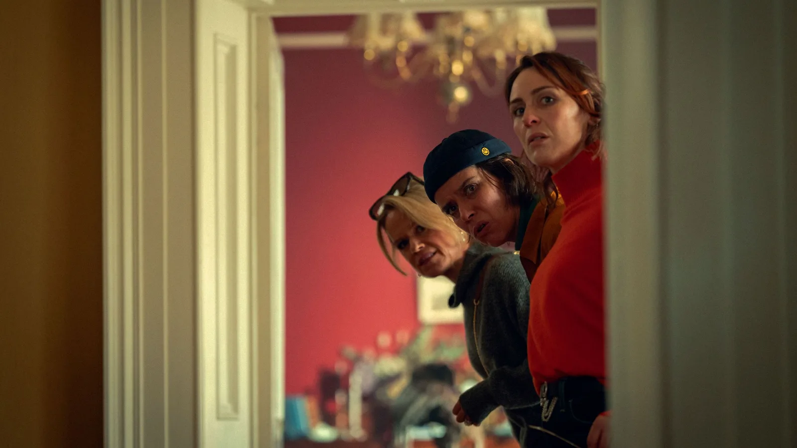 Minissérie da Netflix reúne mistério e humor em oito episódios