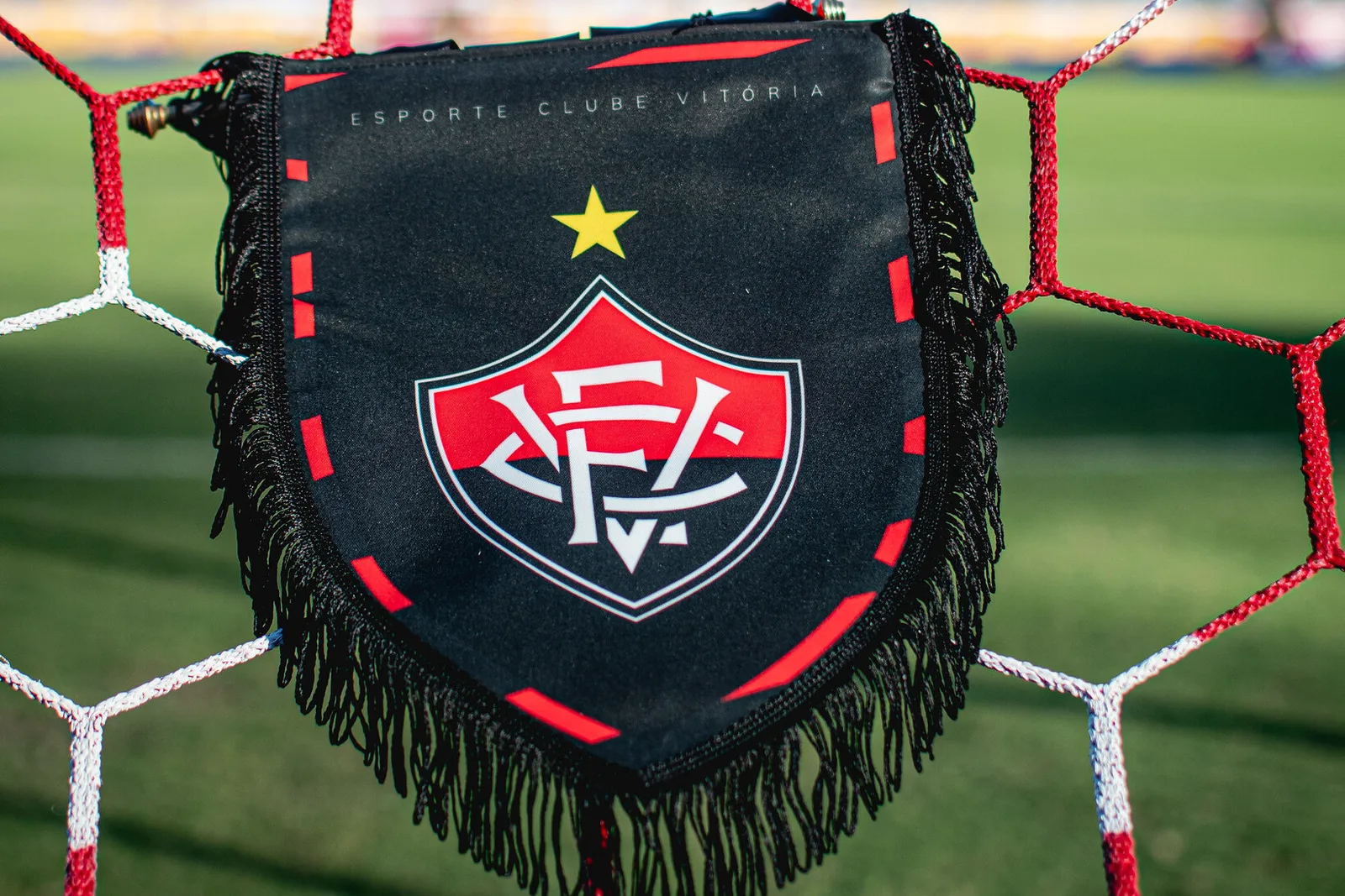 Vitória relaciona elenco sem Walace para duelo com o Grêmio
