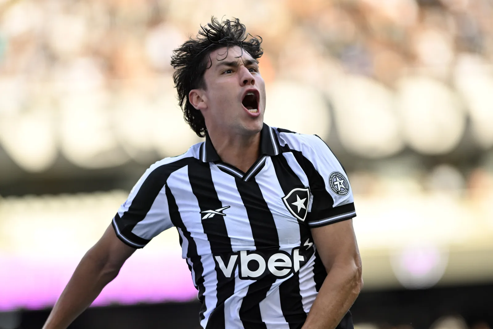 Ferraresi é convocado pela Venezuela e pode perder clássico do Botafogo