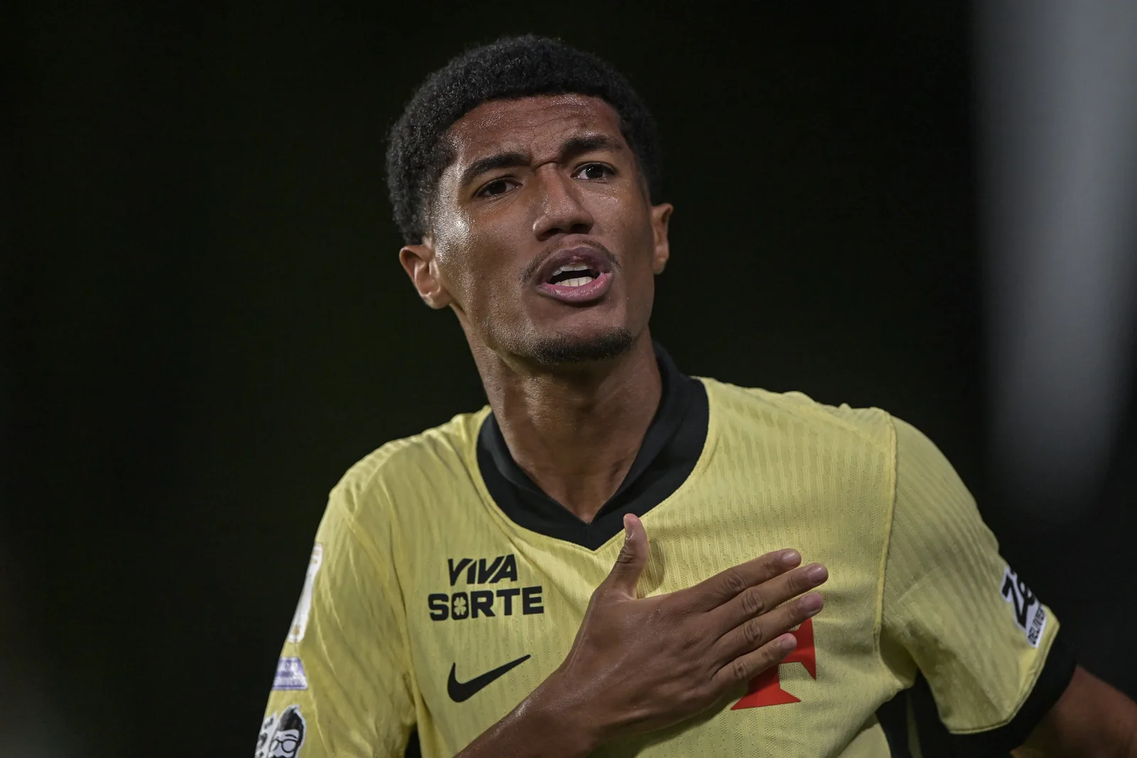 Ramon Rique ganha espaço no Vasco e é convocado para a seleção sub-20
