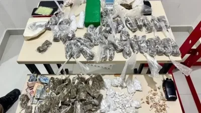 PM apreende drogas, munições e equipamentos em Barra do Choça