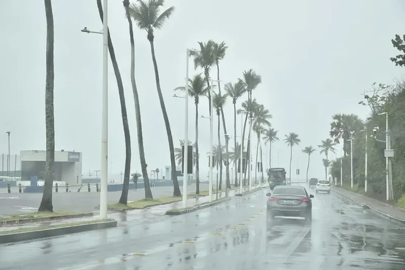 Bahia terá chuva e trovoadas no fim de semana, prevê Inmet