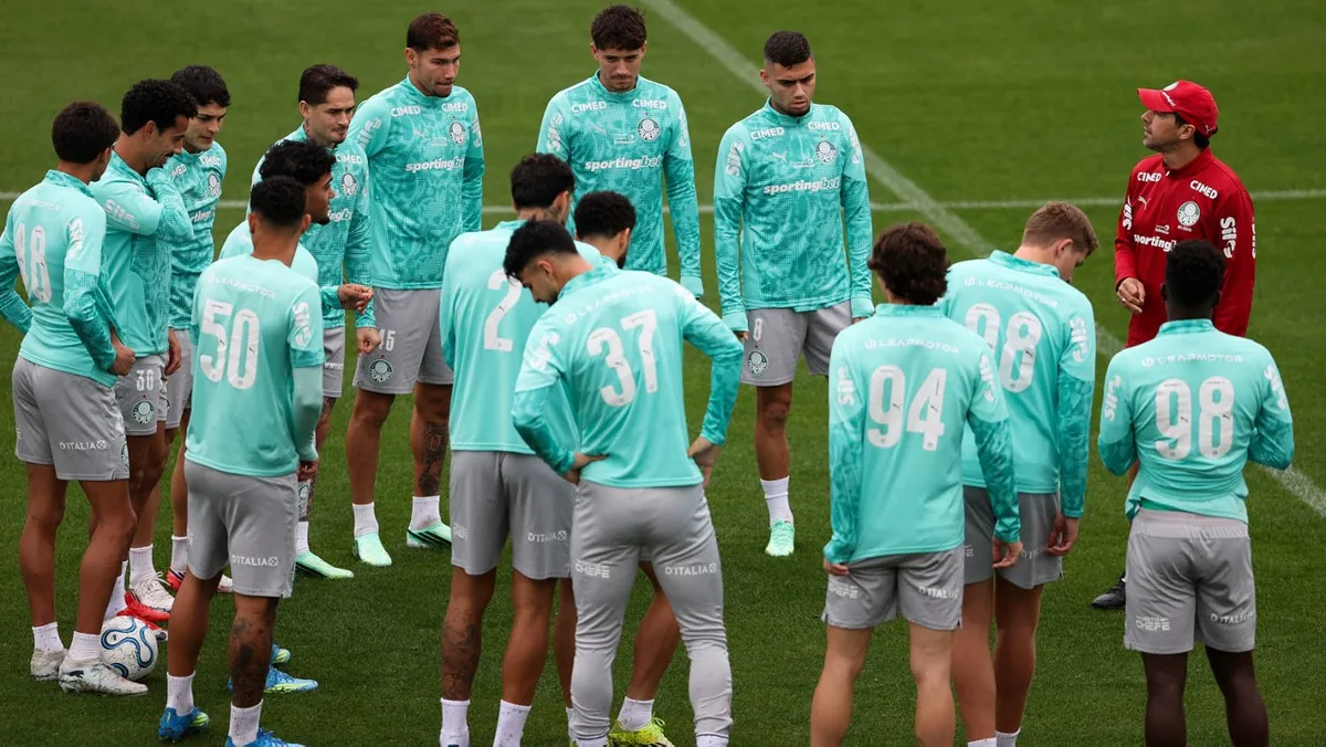 Palmeiras fecha janela com duas contratações e quatro saídas no elenco