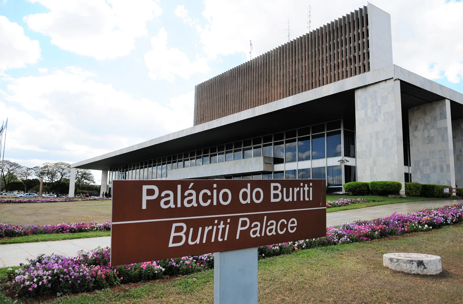 Candidatos ao governo do DF apresentam propostas para comércio e serviços