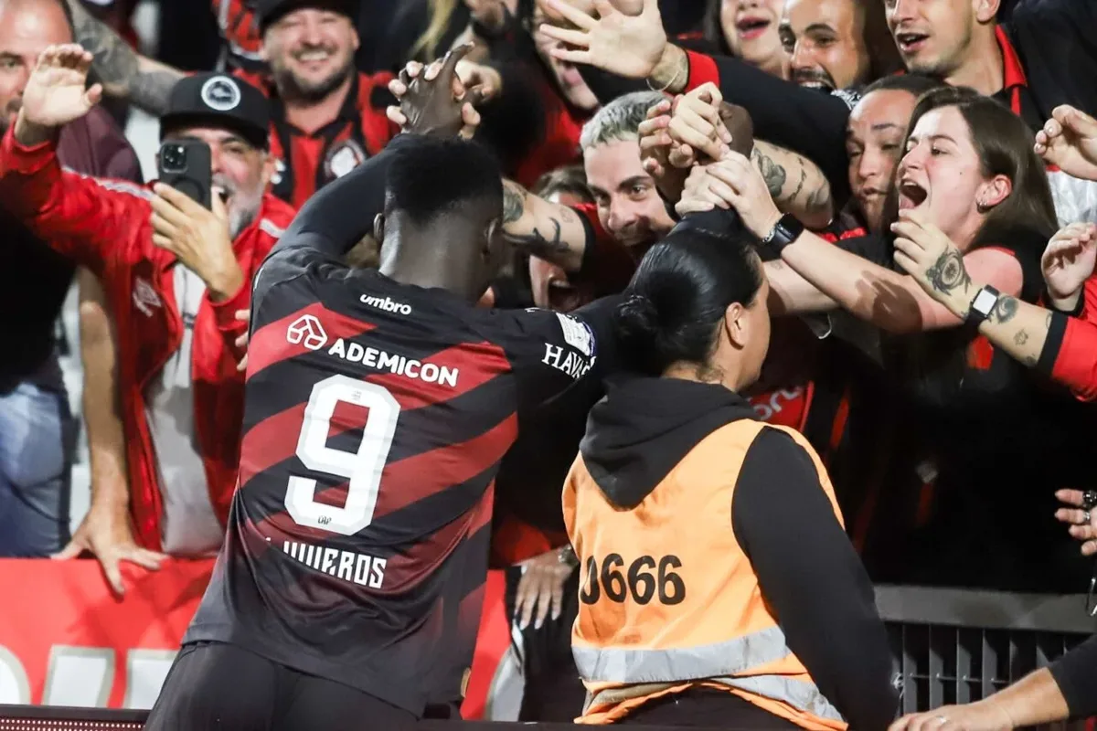 Athletico denuncia racismo contra Kevin Viveros e anuncia medidas no caso
