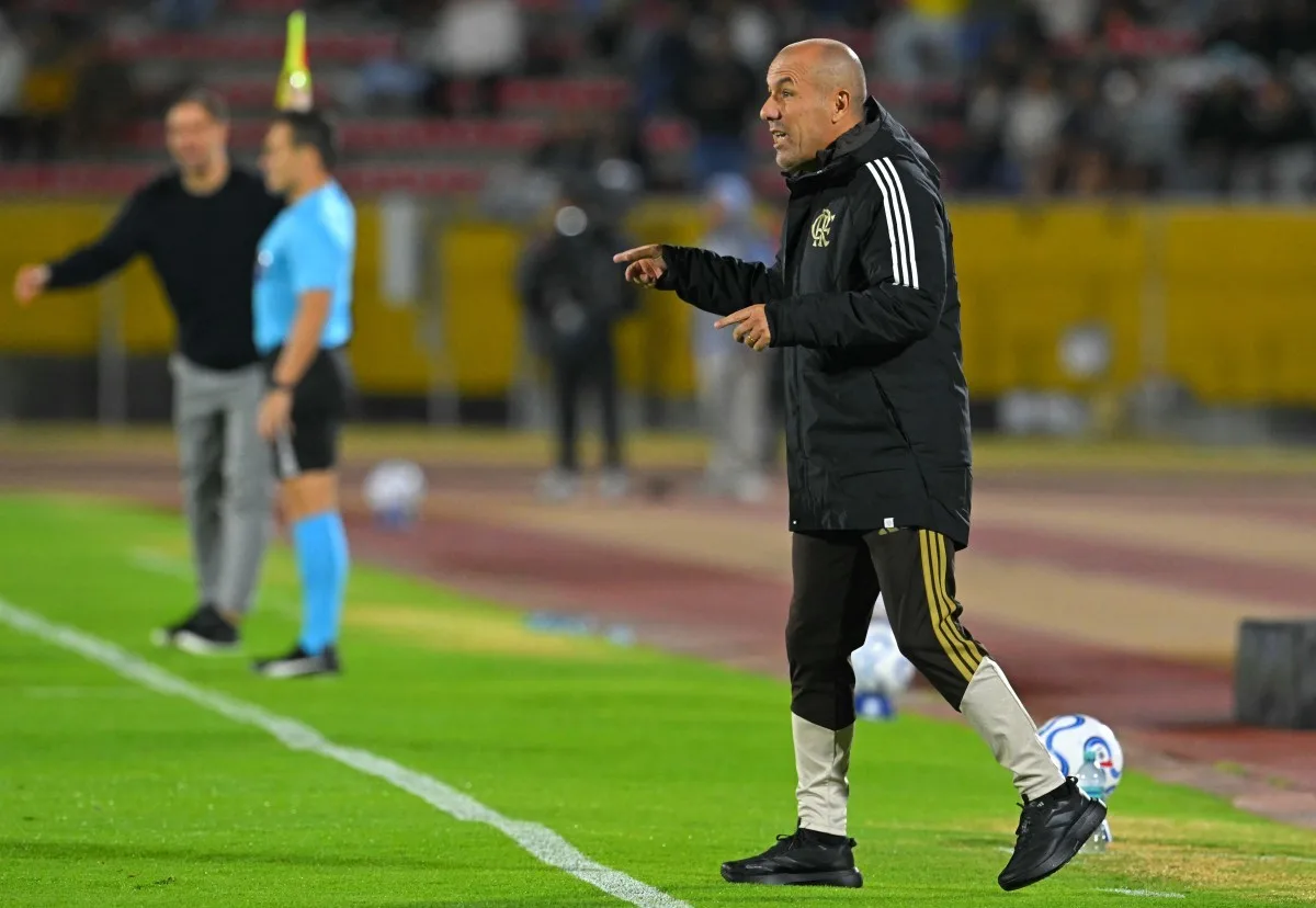 Leonardo Jardim vê vitória do Flamengo como vantagem, mas evita euforia