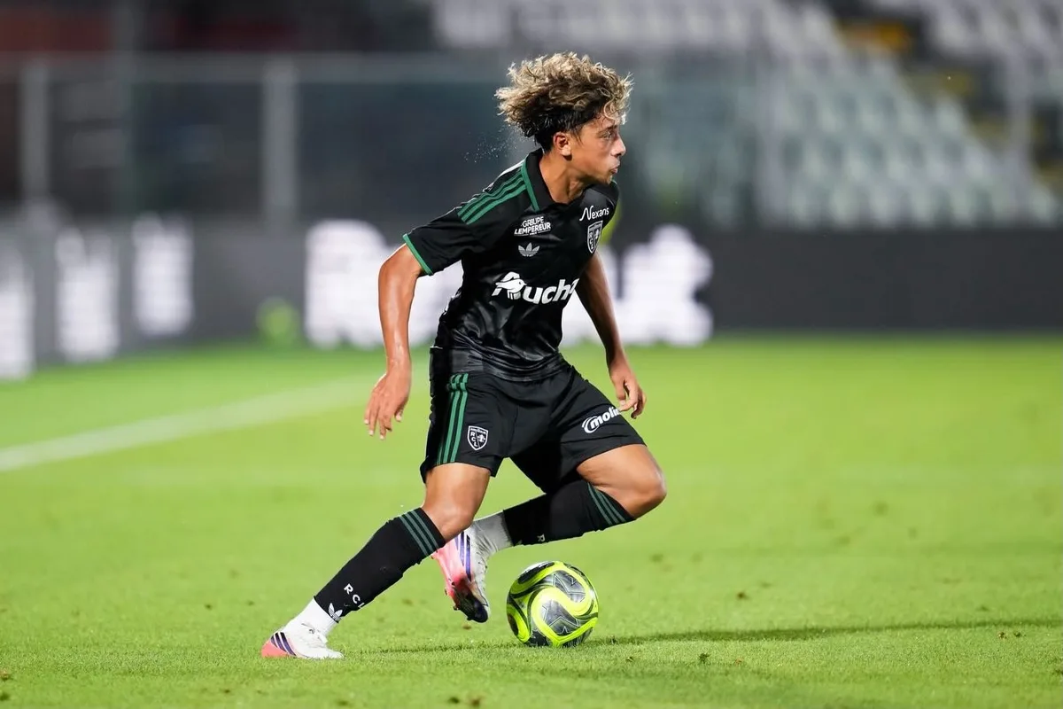 Mesloub, do Lens, brilha aos 16 anos e vira alvo de três seleções