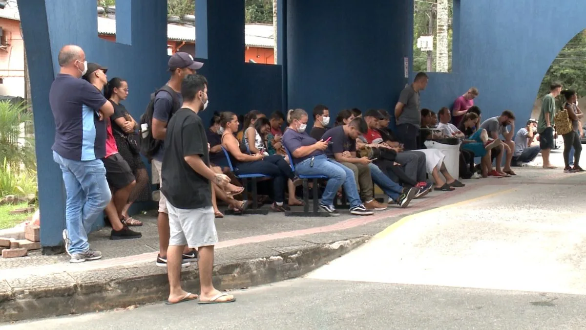 VÍDEO: Secretária de Saúde de Joinville compara filas em hospitais com ida à praia