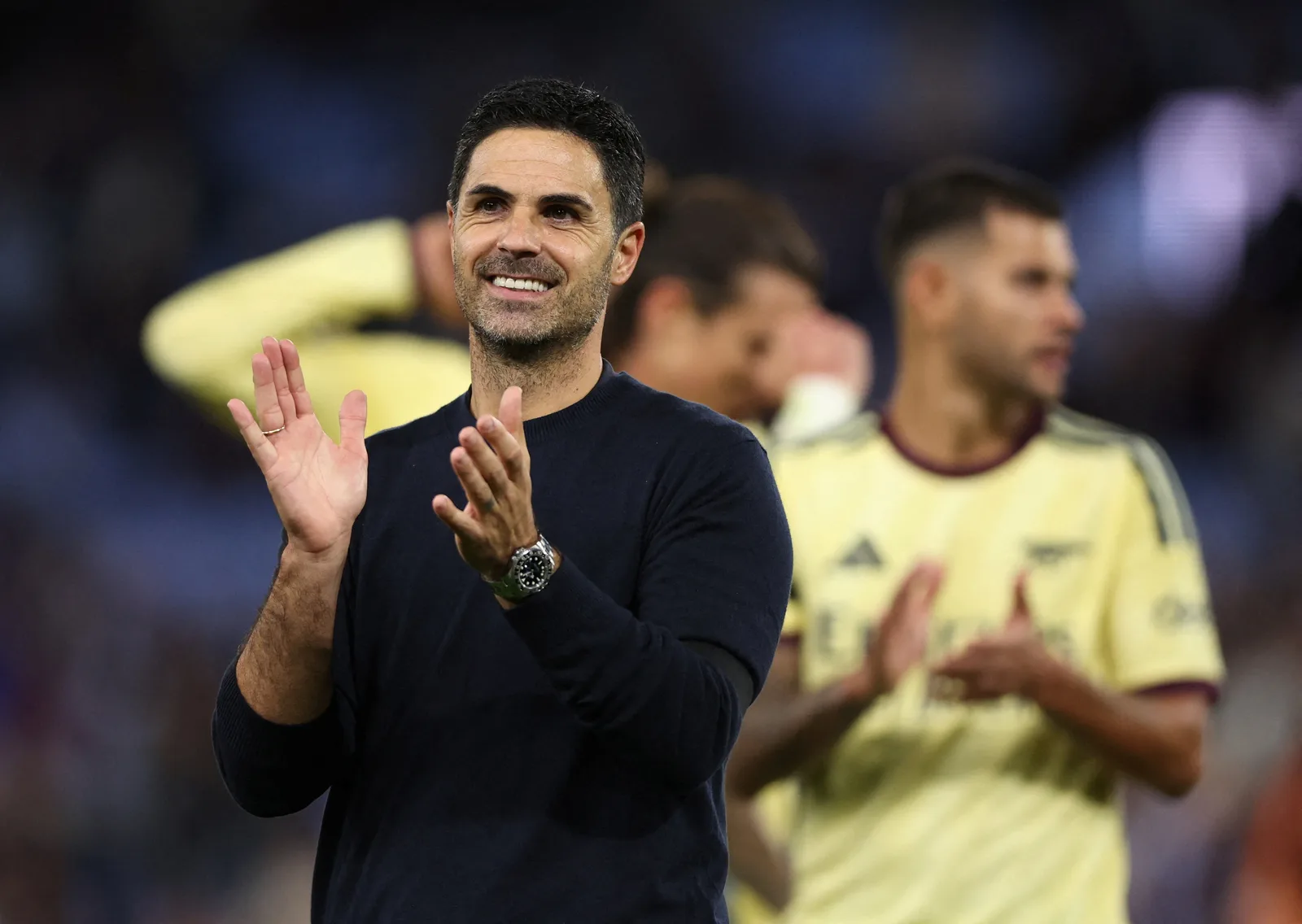 Arteta explica desafios fora de campo para preparar o Arsenal