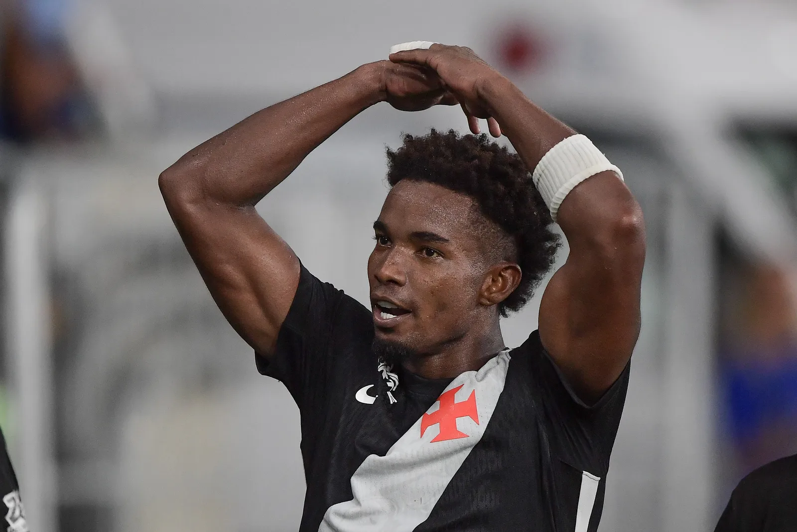 Thiago Mendes diz que torcida do Vasco o fez virar vascaíno