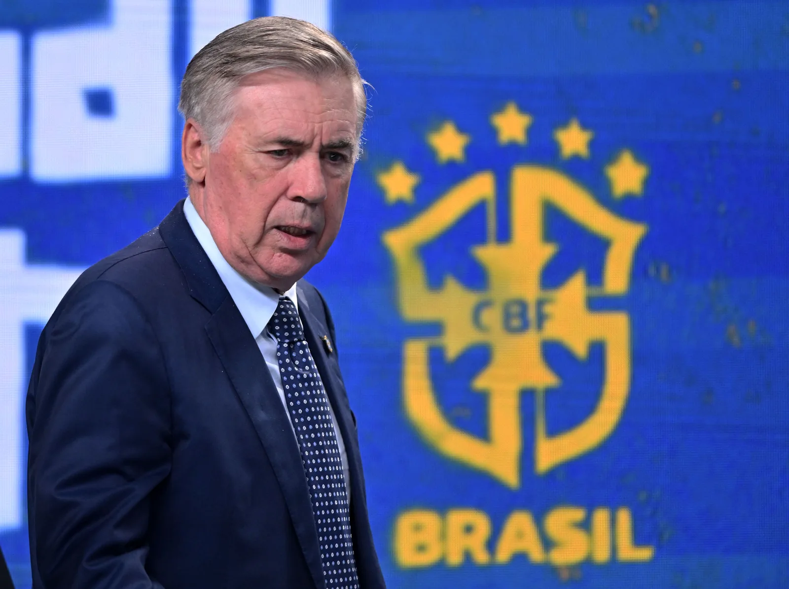 Dupla do Flamengo lidera pontuação entre convocados no Cartola