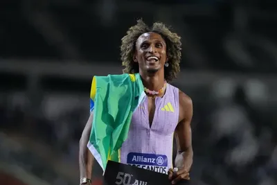 Alison dos Santos vence os 400m com barreiras pela terceira vez na Liga Diamante