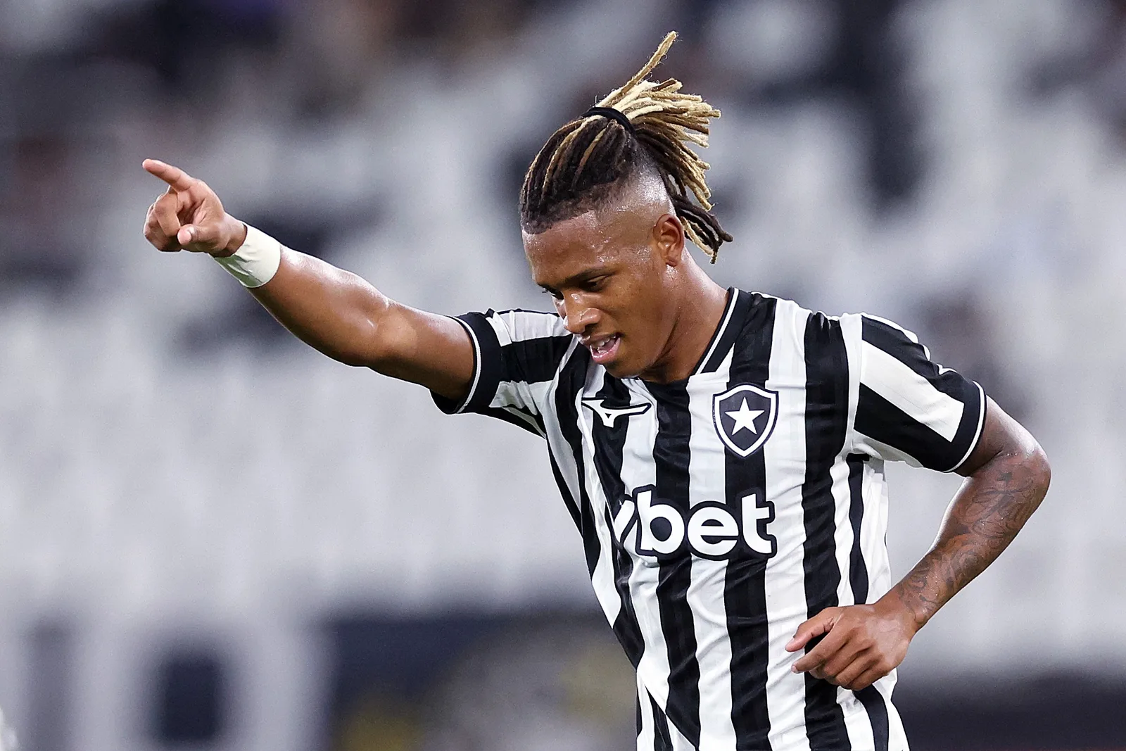 Danilo participa de 39,29% dos gols do Botafogo no Brasileirão
