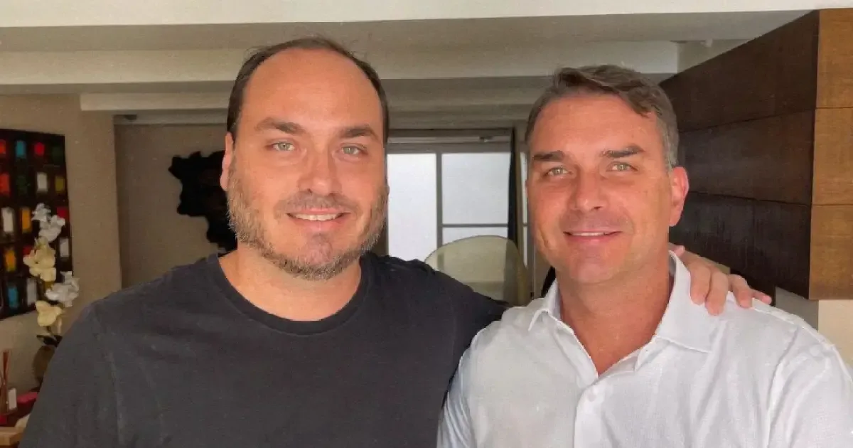 O recado cifrado de Carlos Bolsonaro a seu irmão, Flávio, sobre a campanha presidencial