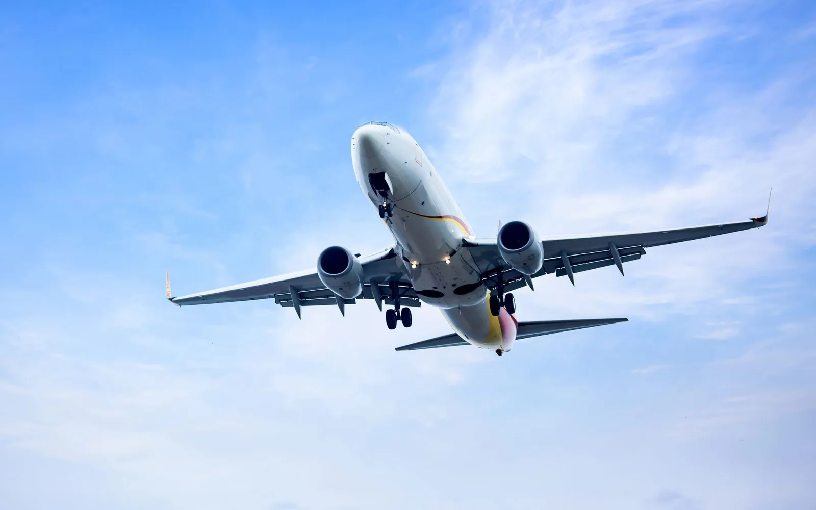 Projeto prevê transferência gratuita de passagens até 24 horas antes do voo