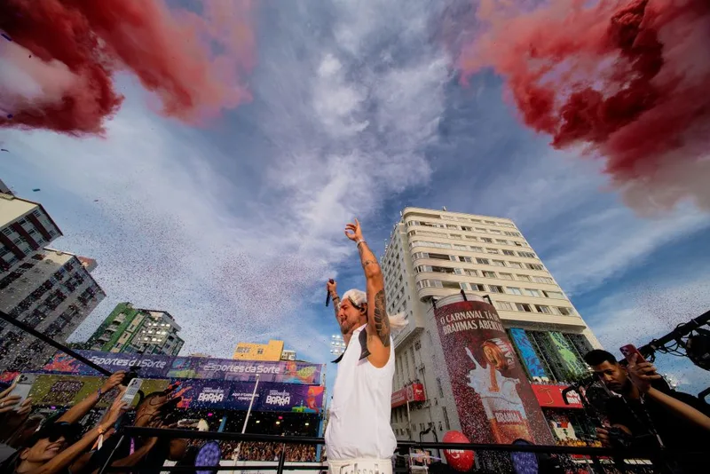 EVA coloca abadás à venda para desfile de 2027 em Salvador