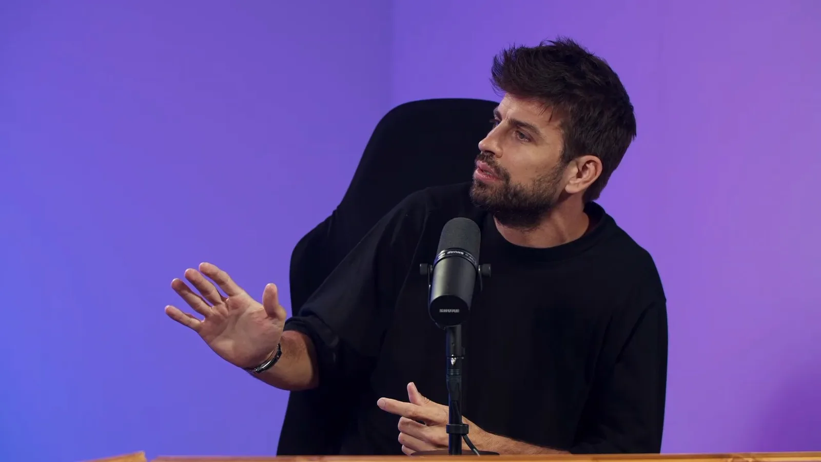 Piqué envia mensagem a Vitão após início no profissional do Atlético-MG