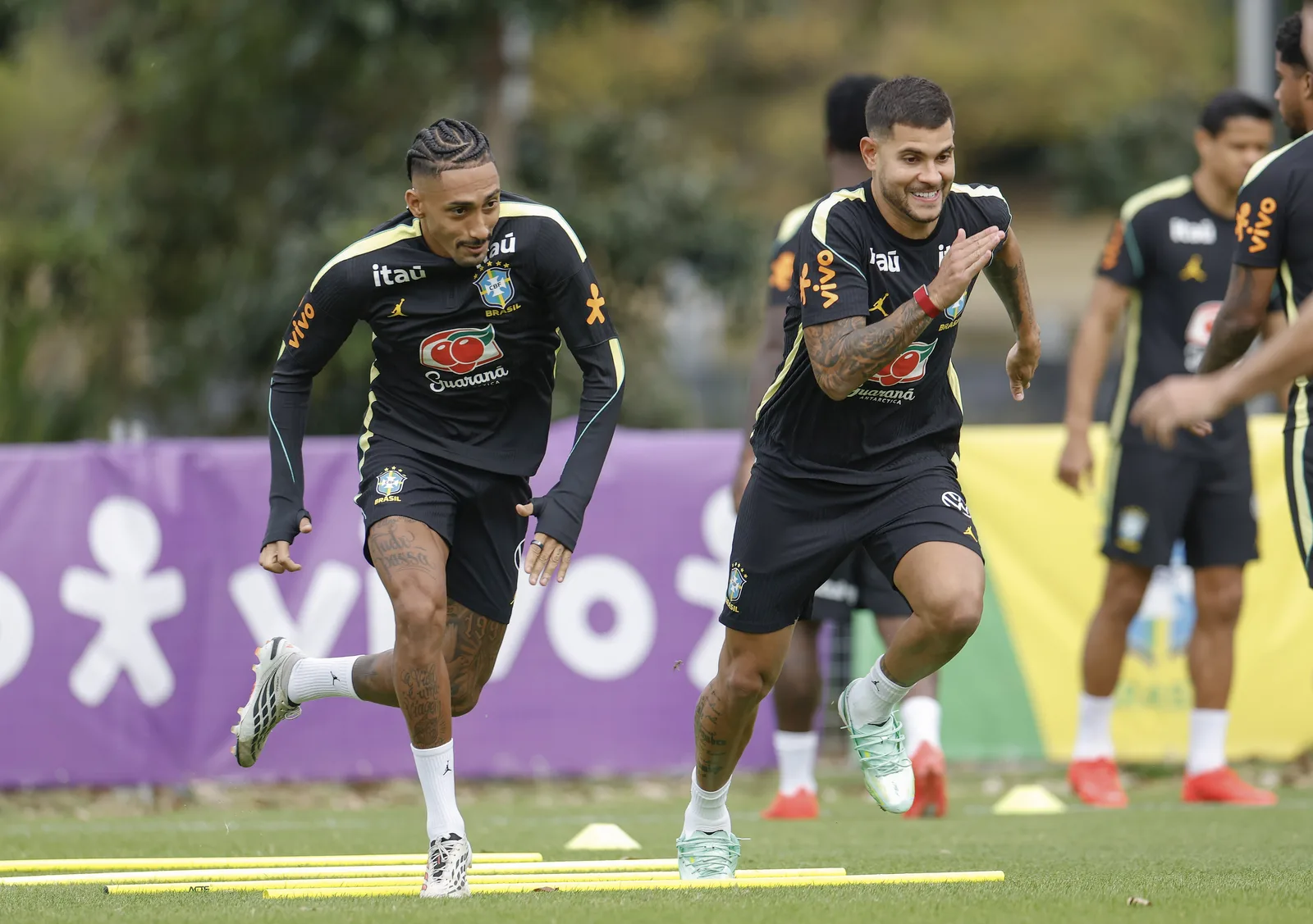 Raphinha desponta como favorito para ser capitão do Brasil contra a Austrália