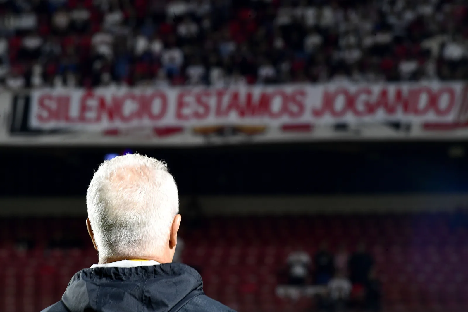 Dorival assume responsabilidade após protesto da torcida do São Paulo