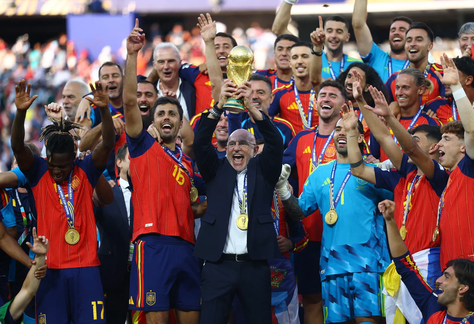 Formação da Espanha pode levar jogador a 400 partidas antes do profissional