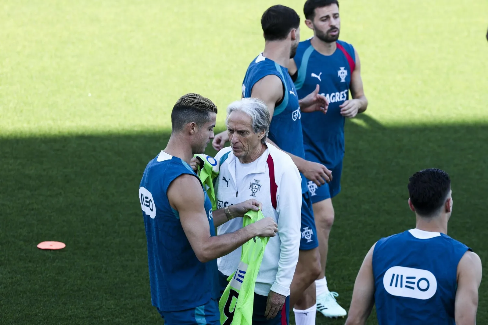 Jorge Jesus reconhece irritação de Cristiano Ronaldo após banco contra a Noruega