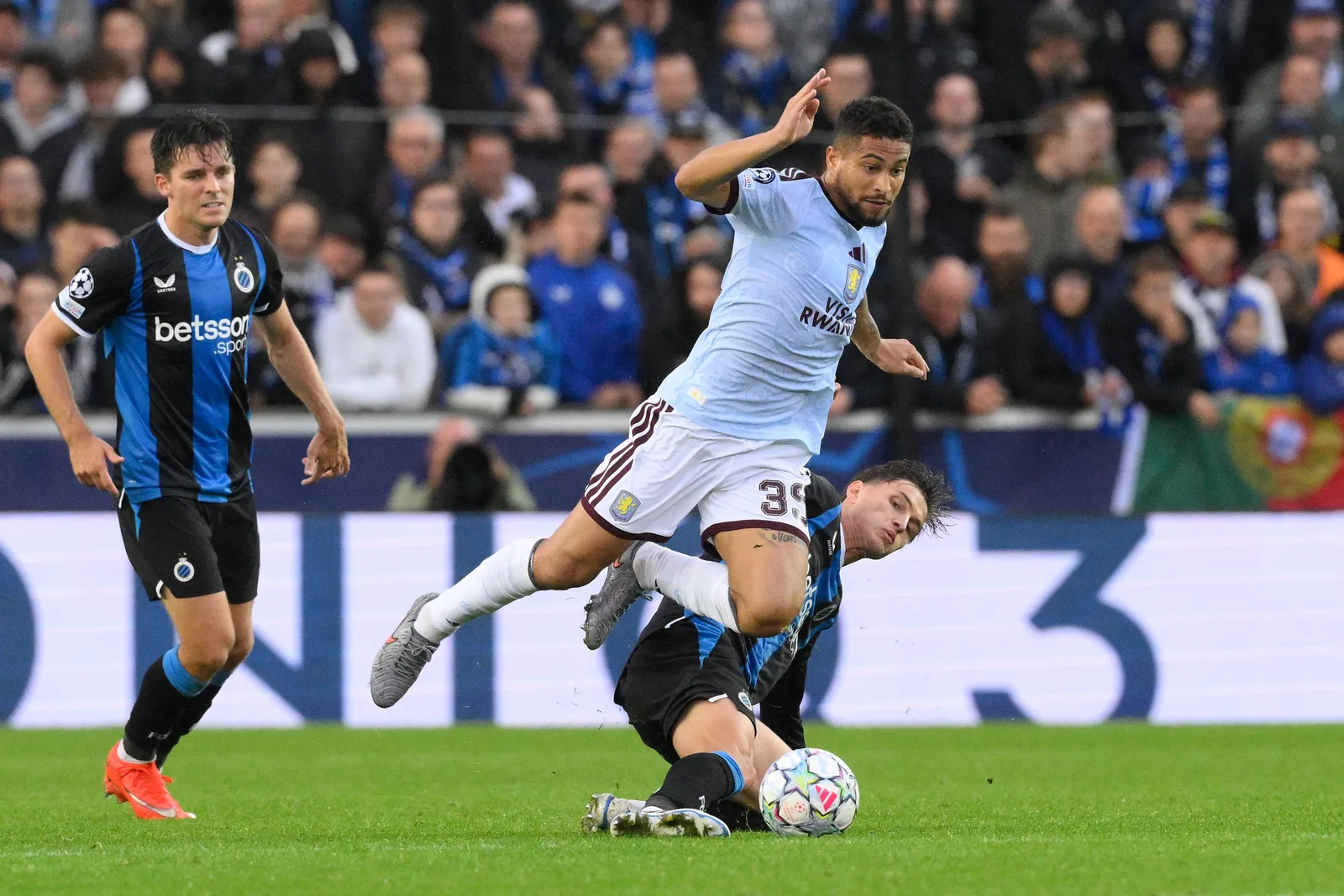 João Gomes estreia na Champions com assistência pelo Aston Villa