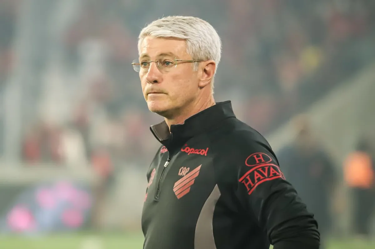 Odair Hellmann pode pegar até oito jogos de suspensão no Brasileirão