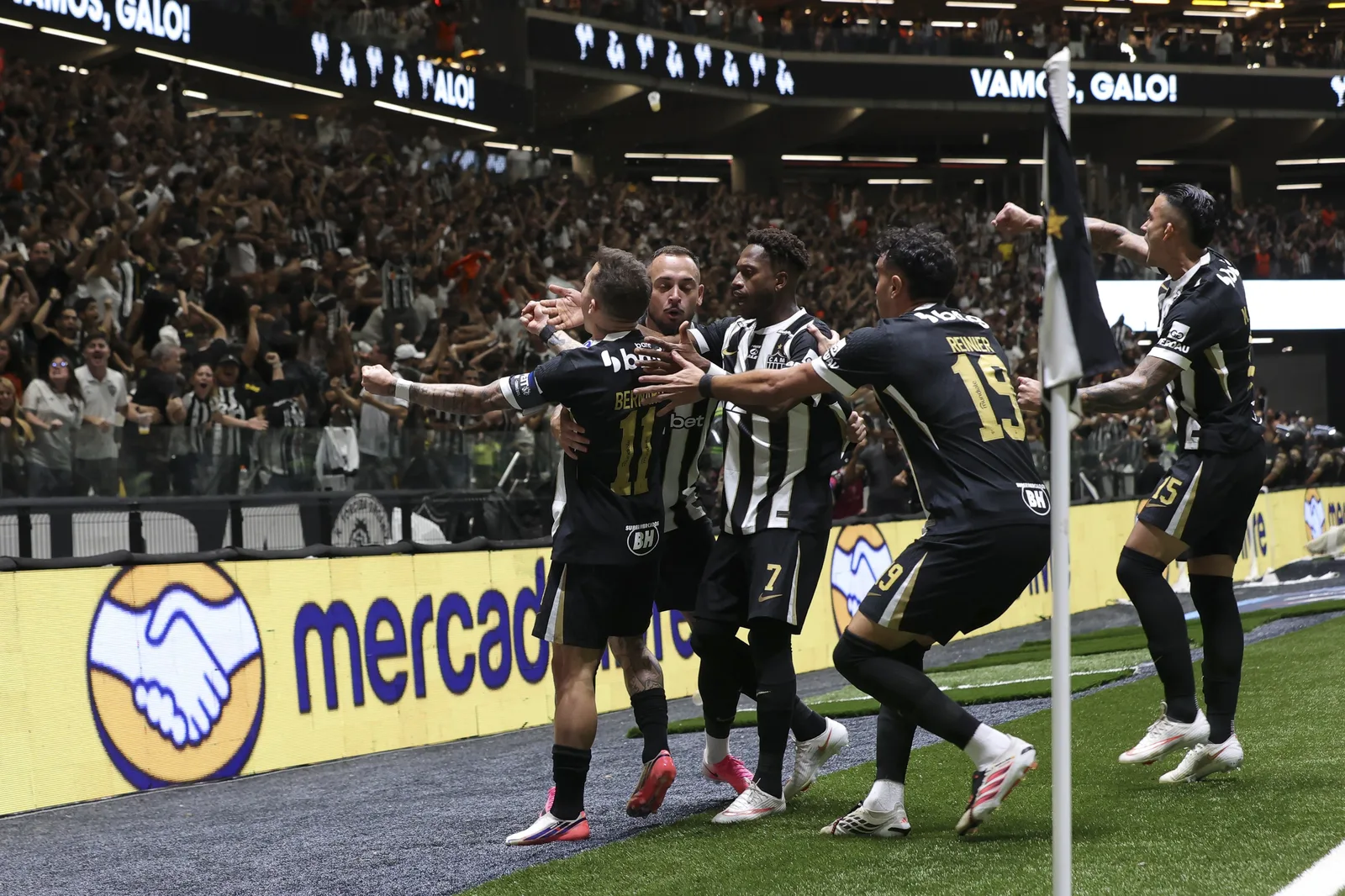 Atlético-MG supera o Santos e avança nos pênaltis com destaque para Reinier e Delfim