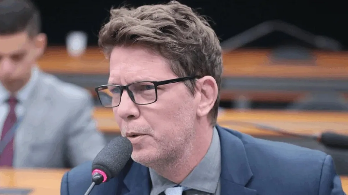 PF mira Mario Frias e produtora de filme sobre Jair Bolsonaro