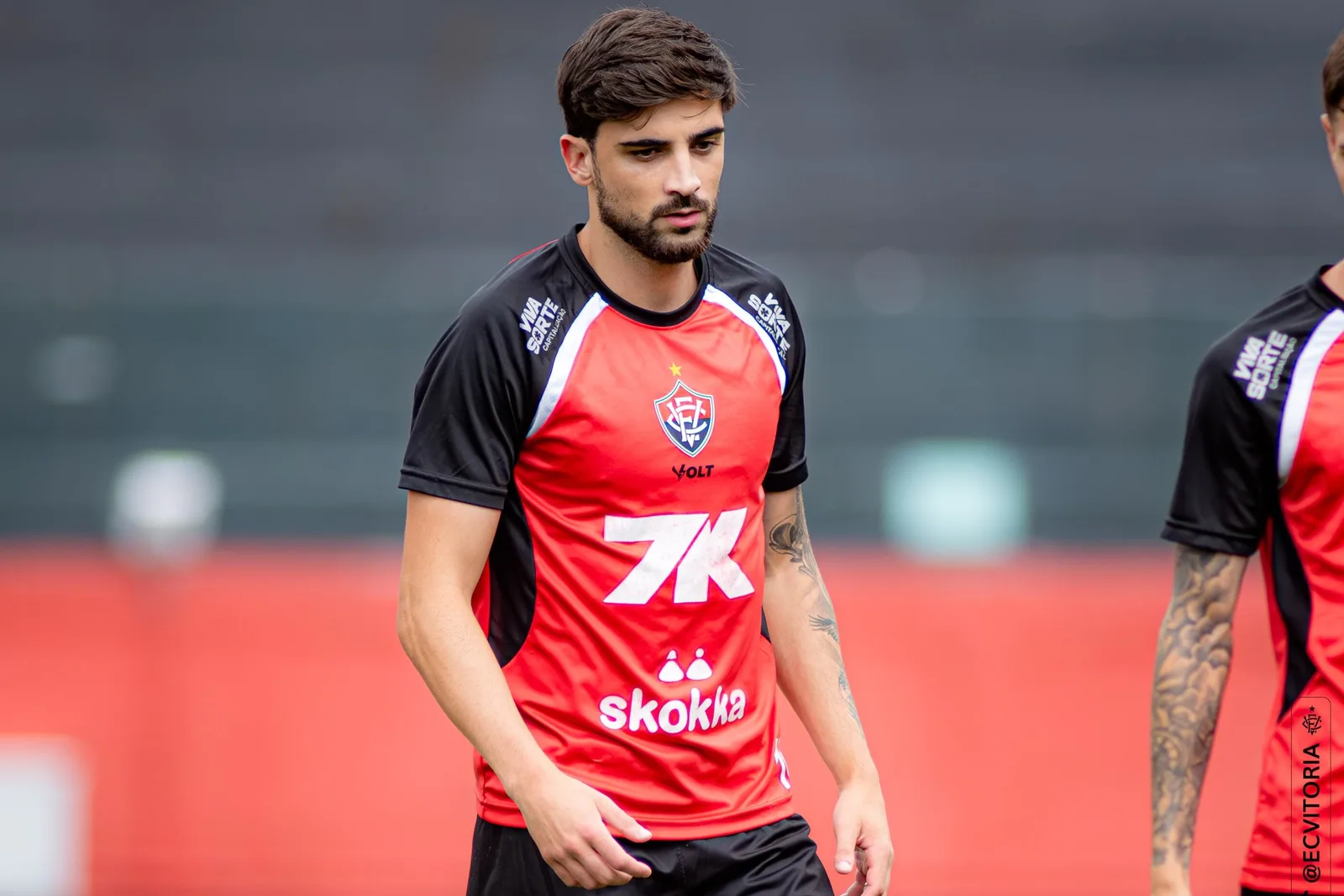 Rúben Ismael segue fora do Vitória após apenas 24 minutos em campo