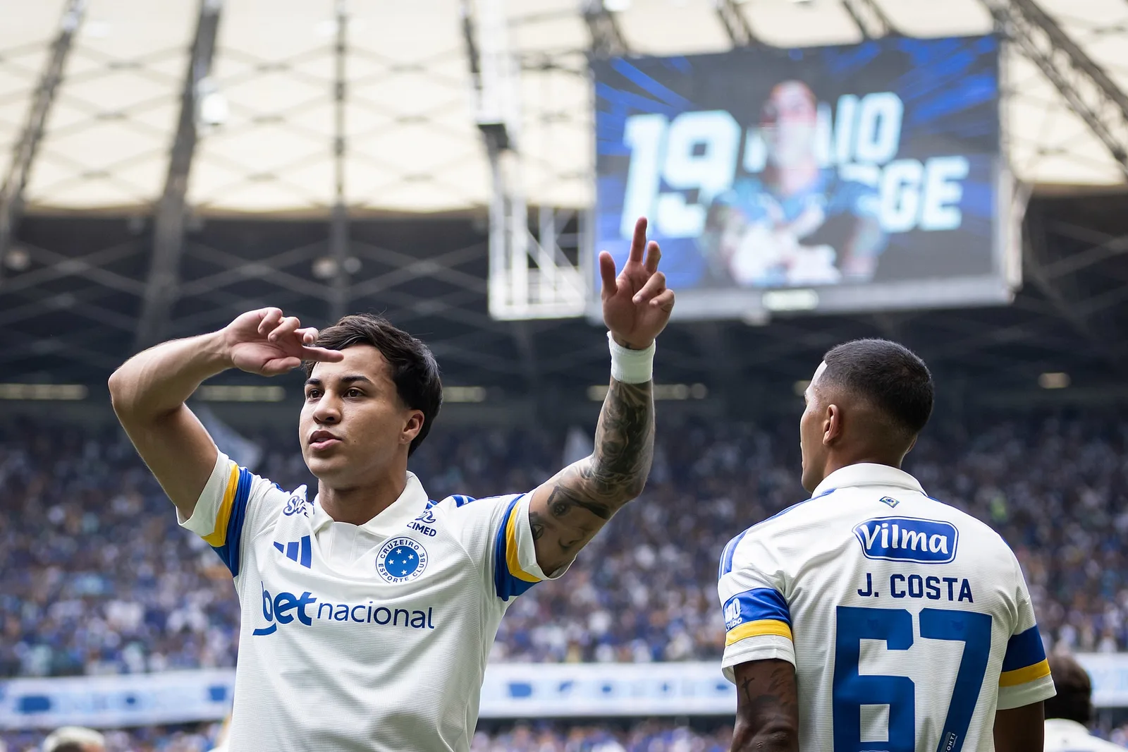 Cruzeiro enfrenta Athletico-PR por liderança do returno do Brasileiro