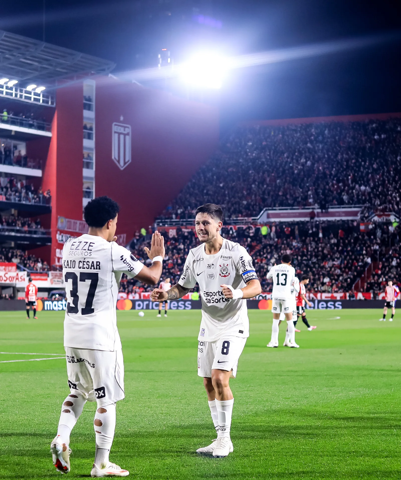 Garro lidera assistências da Libertadores após passe decisivo pelo Corinthians