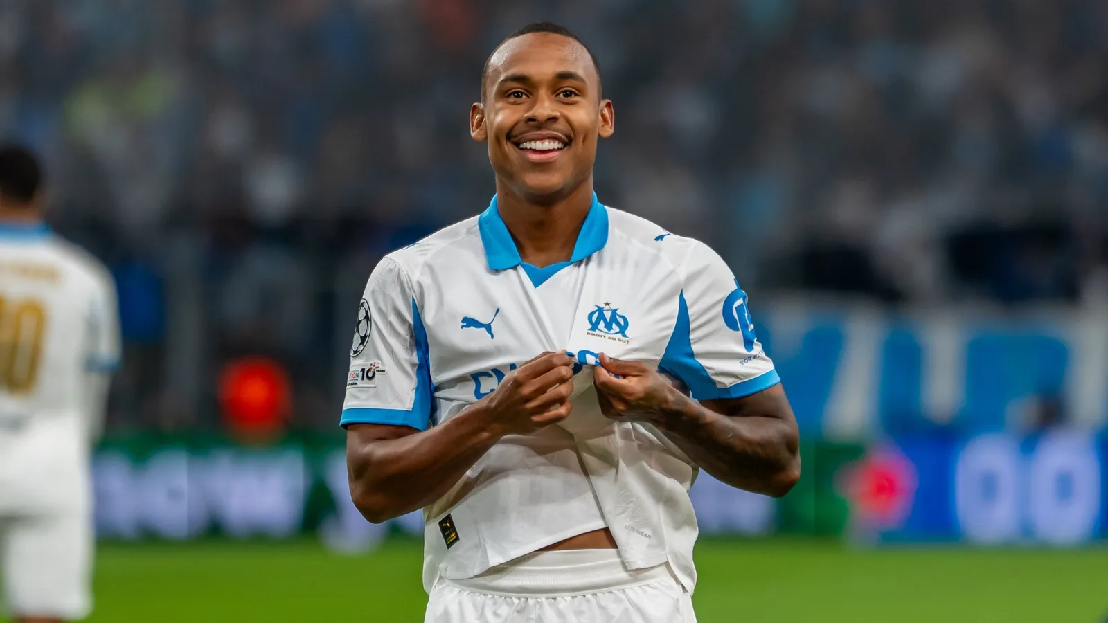 Igor Paixão ganha prêmio de jogador do mês no Olympique de Marselha