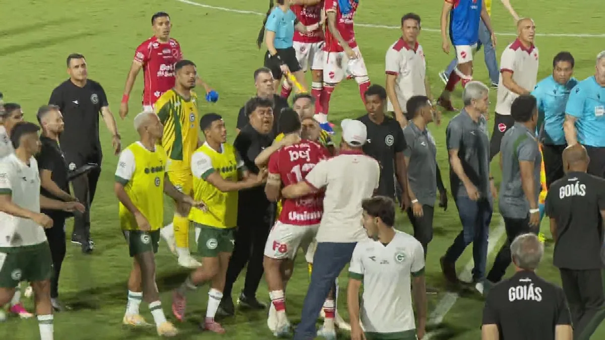 Vila Nova vence o Goiás e termina clássico com confusão no OBA