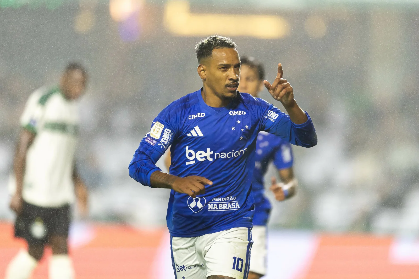 Matheus Pereira iguala melhor marca de gols e amplia números pelo Cruzeiro