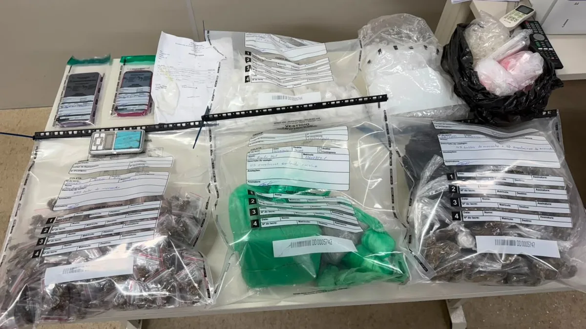 Polícia Civil prende suspeito com maconha e cocaína em Salvador